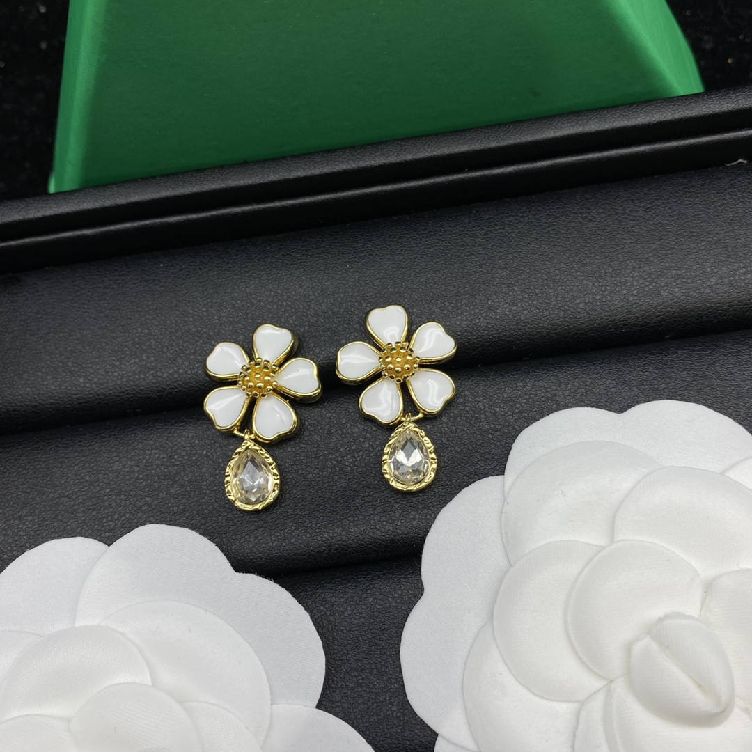 Stud Designer Earrings Ear Loops Brand Jewelry Petal High Quality Stud Diamond Dangle Copper Sier Plated Simple Style