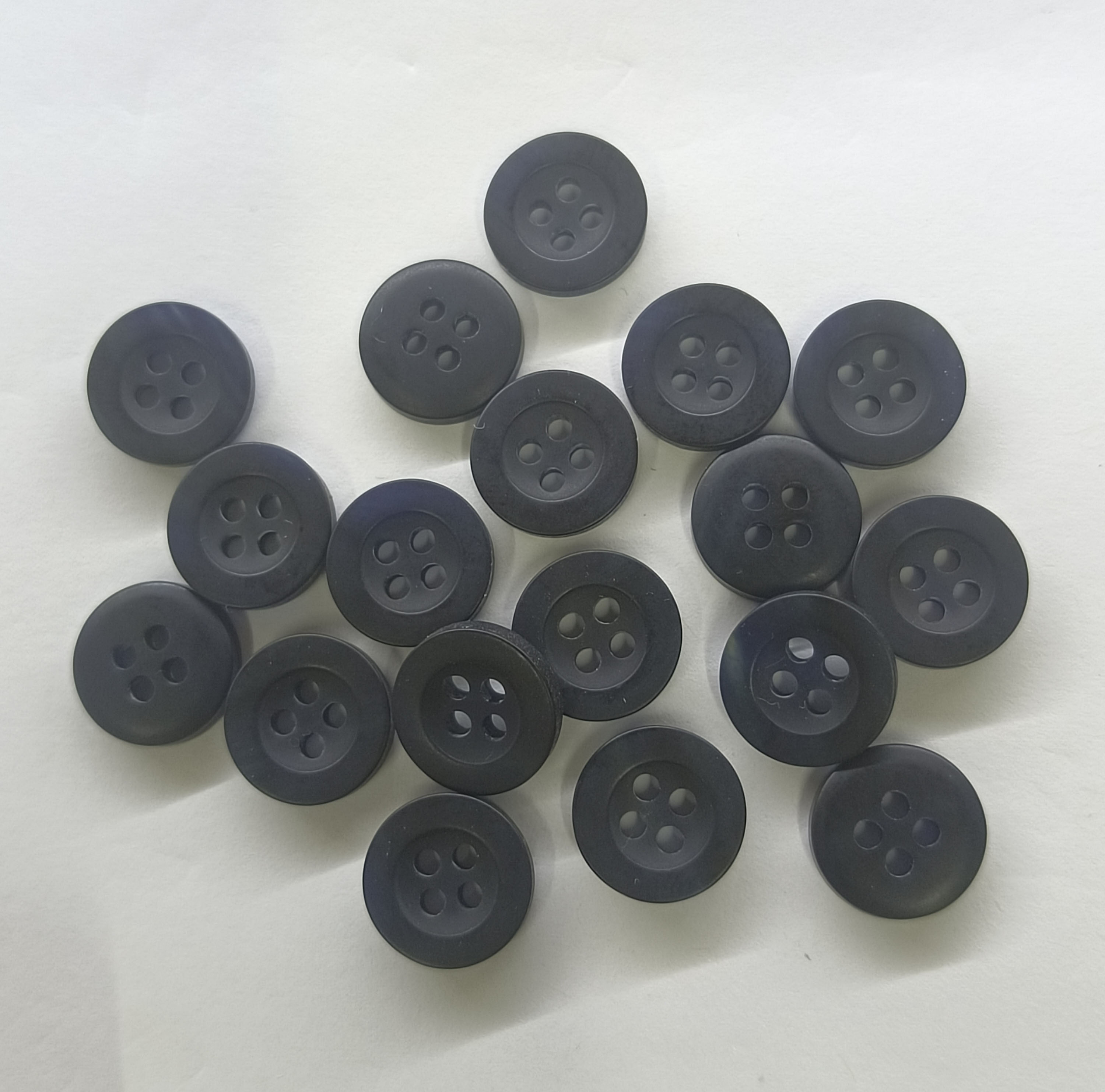 Resin Shirt Buckle with 4 Poles for Secure Closure