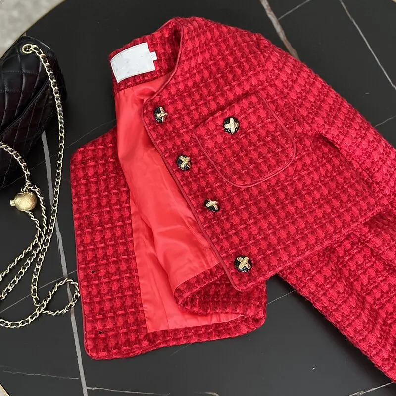 High Quality Chic Autumn Winter Red Woolen Short Jacket Coat Sweet Fashion Women O Neck Single Breasted Tweed Weave Cropped Tops 240823