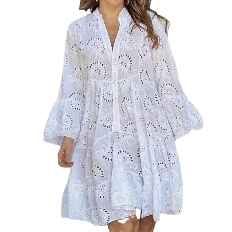 Summer elegant lace dress casual womens V-neck loose hollow button white dress womens retro beach sexy mini dress 27725 240824