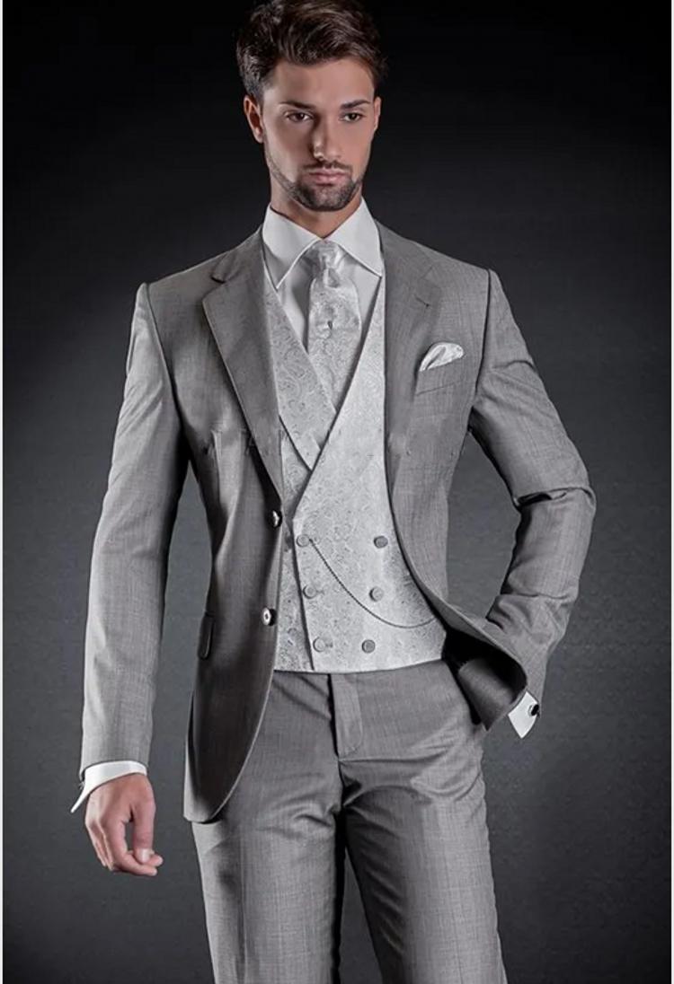 Handsome Light Grey Groom Tuxedos Notch Lapel Men Suits 3 pieces Wedding/Prom/Dinner Blazer Waistcoat Trousers Set W665
