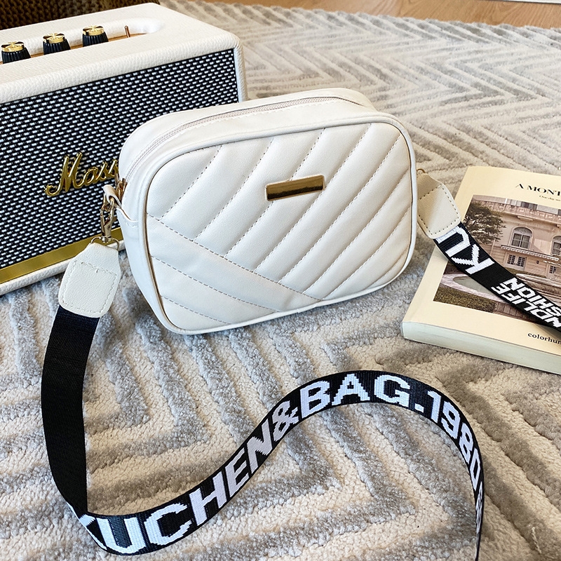 Rolling strip camera bag 2024 Diamond cross body bag bag women's new storage bag shoulder mobile phone bag
