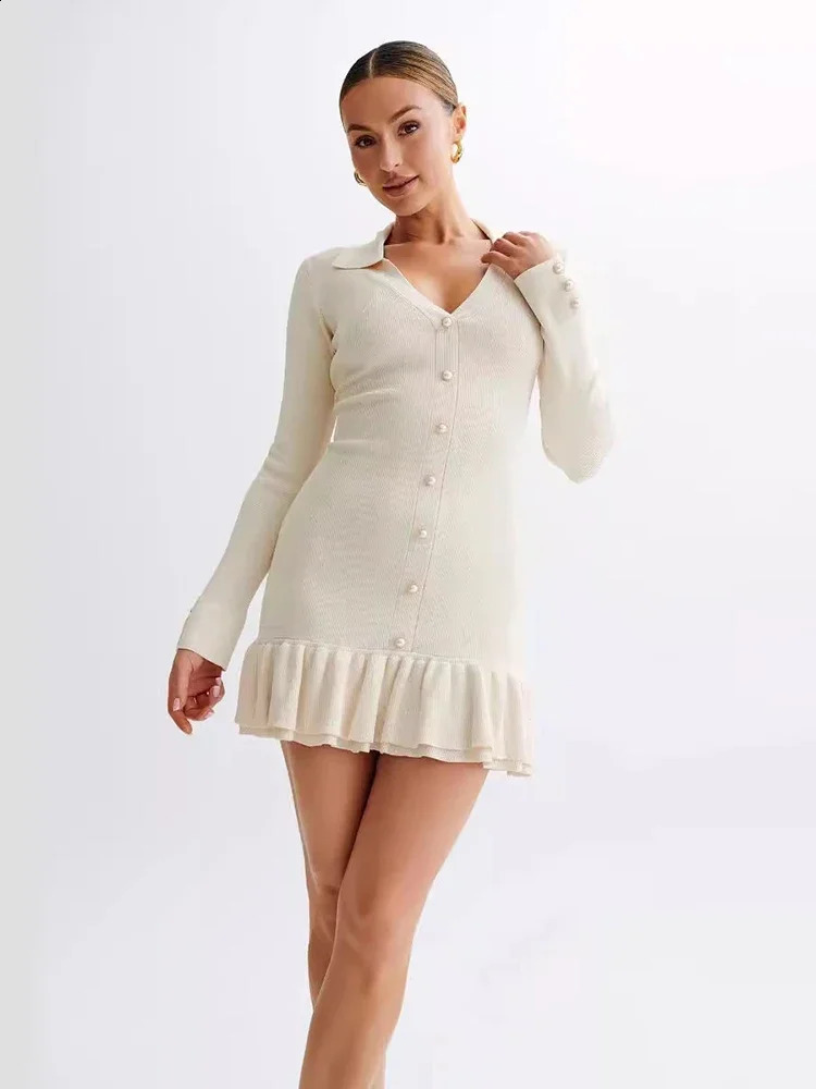 Taruxy Back Hollow Bow Lace Ruffle Knitted Dress Suitable for Womens Elegant Long Sleeve Pearl Buckle Splicing High Waist Mini Dress 240824