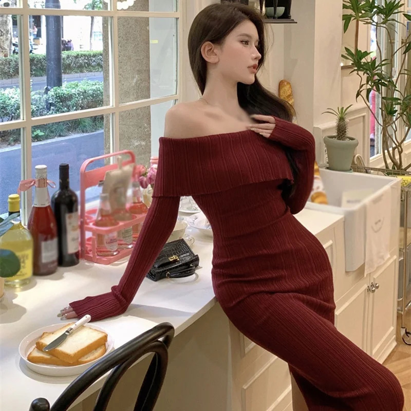 Off shoulder Long Sleeve Knitted Dress Woman Straight Shoulder Medium Length Hip Wrap Slim Fitting Sexy Slit Dress Leisure 240823