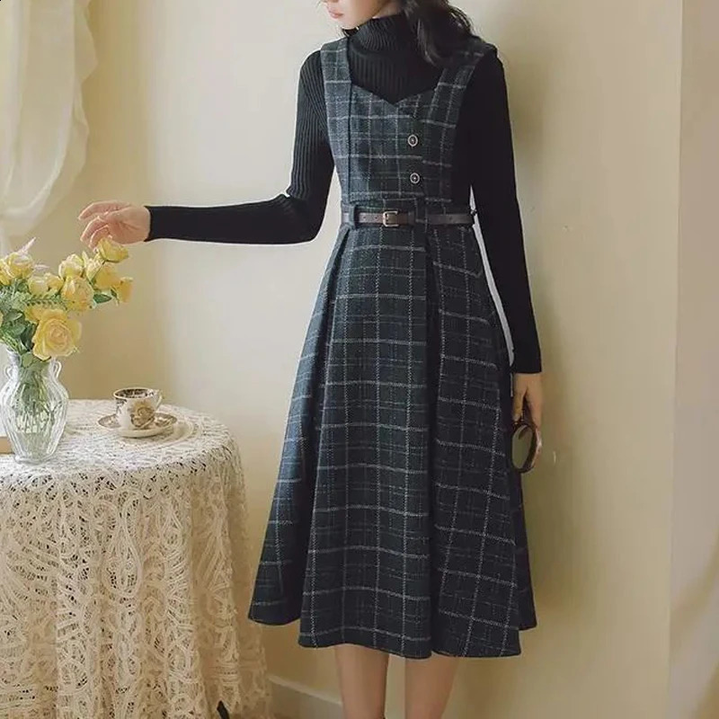 Vintage Plaid Print Belt Elegant Woolen Dresses for Women Autumn Winter Fashion Sleeveless Slim Pleated Midi Dress Vestidos 240824