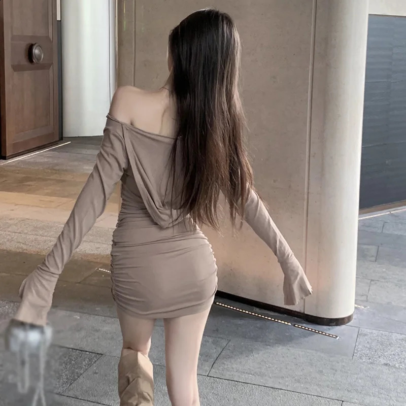 Womens Slim Fit Hooded Dress Long Trumpet Sleeve Bodycon Short Dress Retro Casual Fashion Spring Autumn Solid Color Wrap Hip 240823