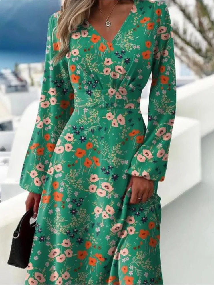 Spring Autumn Womens Slim Fit Fashionable Printed Dress With Flared Sleeves Sexy V-neck Long Sleeved Dress For Women 240823