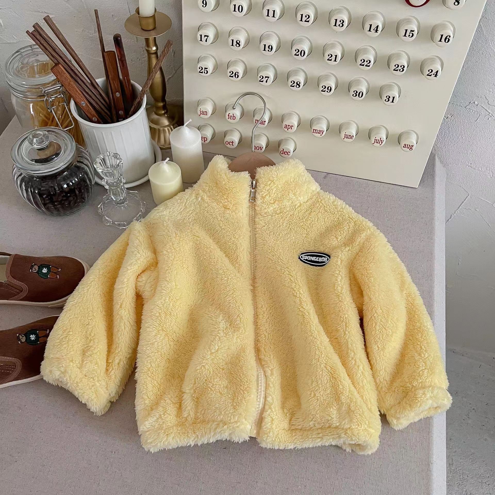 New children's flannel jacket boys girls in autumn winter, with thick fleece top babies to keep warm and stand up collar for outdoor wear F21-08.