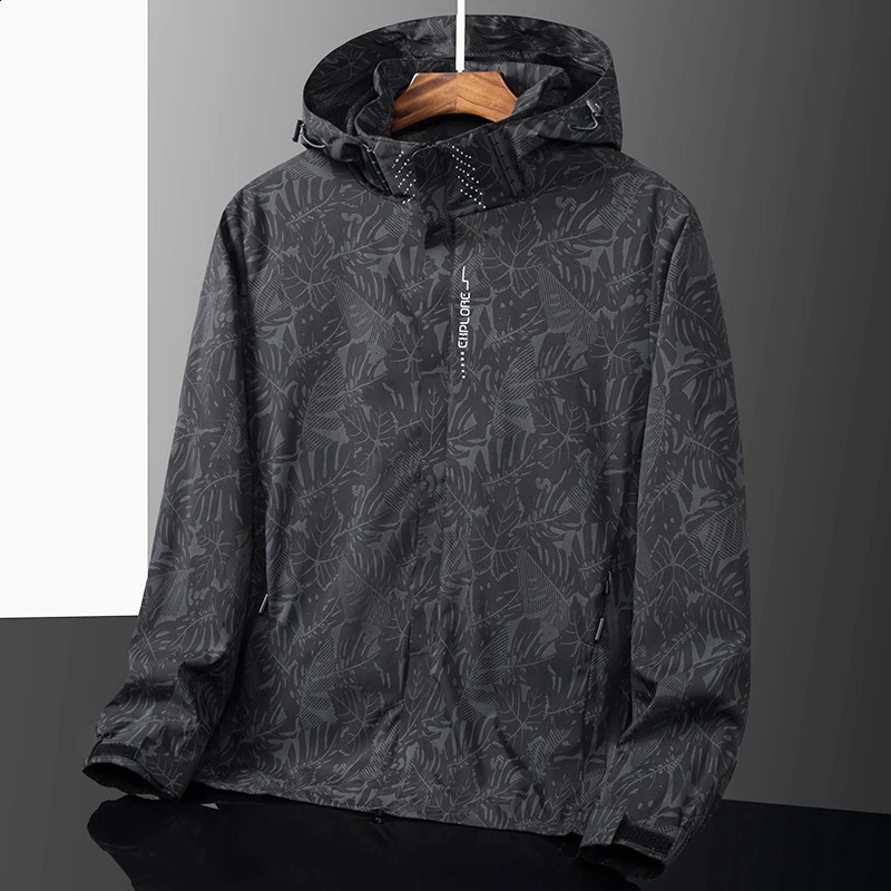 Spring Windproof Mens Leisure Climbing Waterproof Detachable Hat Jacket Unisex Fashion Gorpcore Camouflage Camping Fishing 240820