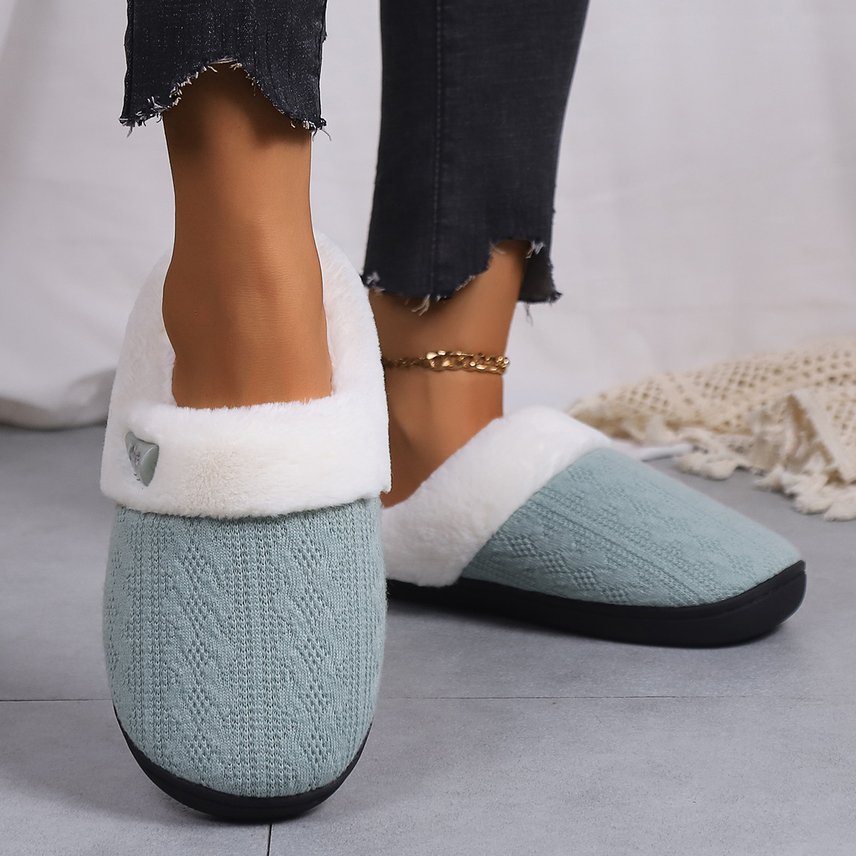 Fashion slippers men women knitted wool and fluffy slipper for couples simple and comfortable home thick-soled warm cotton slippers winter non-slip