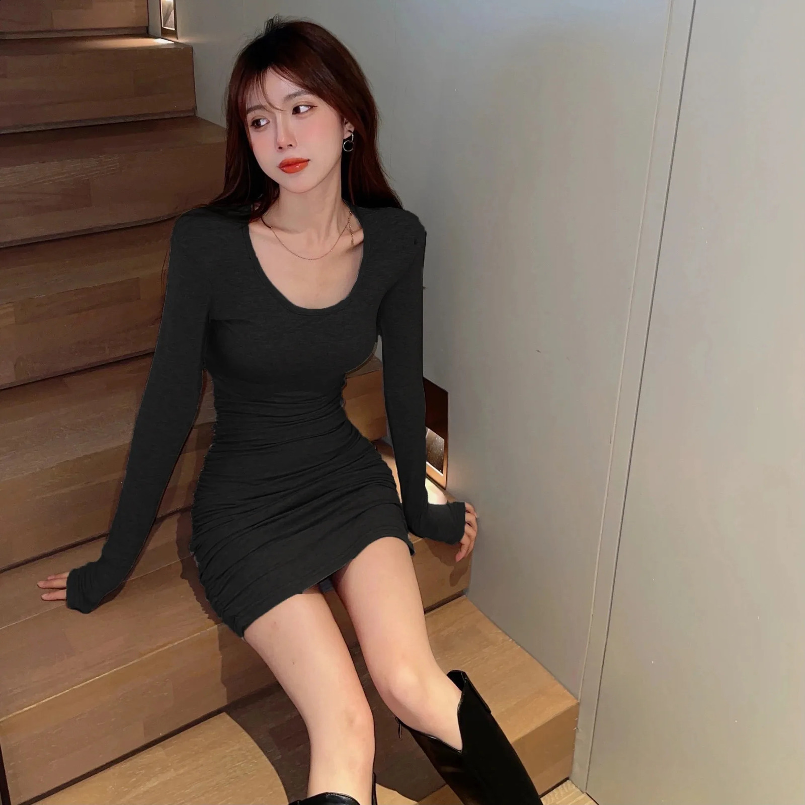 Sexy black mini dress temperament long sleeve tight dress waist skirt autumn spring womens sweater 240823