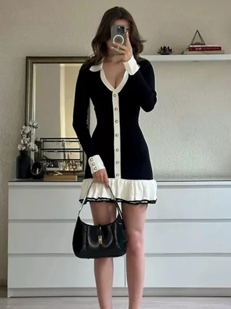 Taruxy Back Hollow Bow Lace Ruffle Knitted Dress Suitable for Womens Elegant Long Sleeve Pearl Buckle Splicing High Waist Mini Dress 240824