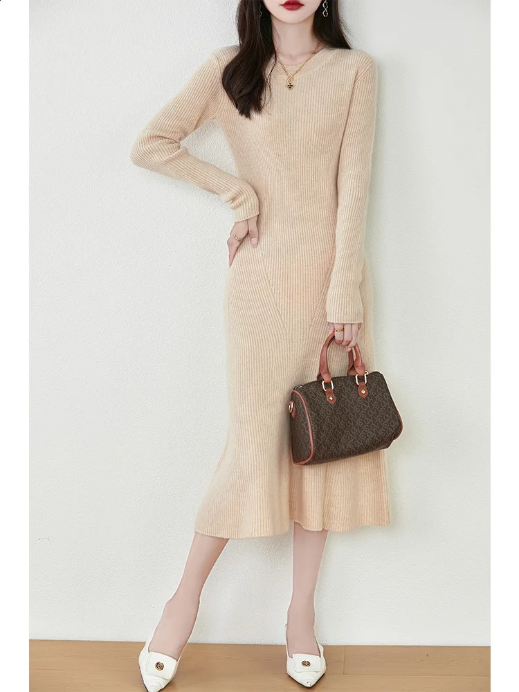 Womens Pure Wool Knitted Long Dress Round Neck Fishtail Skirt Slim Elegant Casual Fashionable Sweater Autumn/Winter 240824