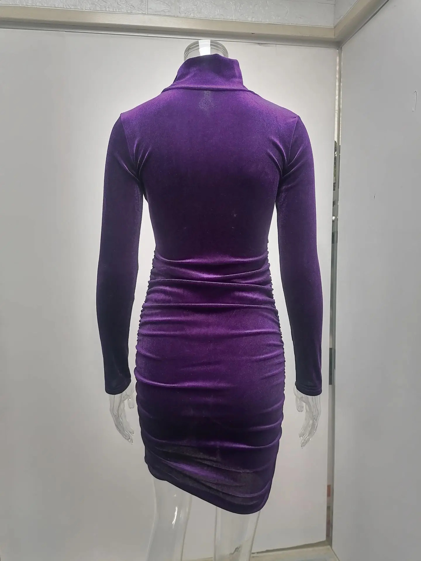 dress wholesale for women in Europe and America high-end long sleeved sexy slim fit spicy shrink fold suede 240823