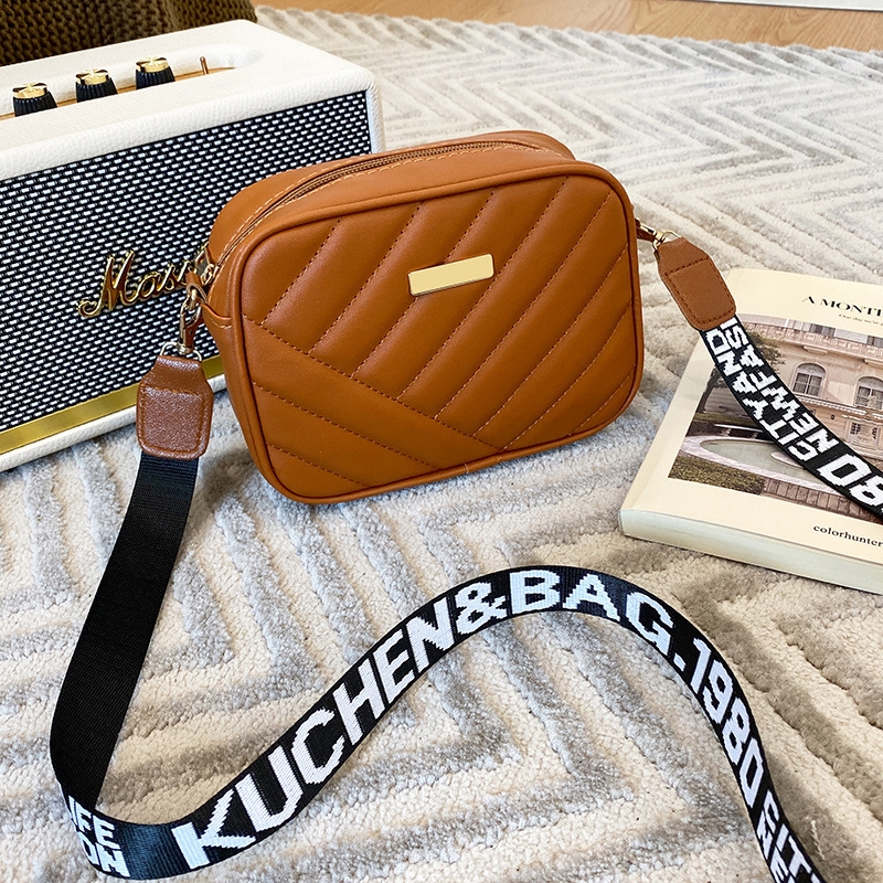Rolling strip camera bag 2024 Diamond cross body bag bag women's new storage bag shoulder mobile phone bag