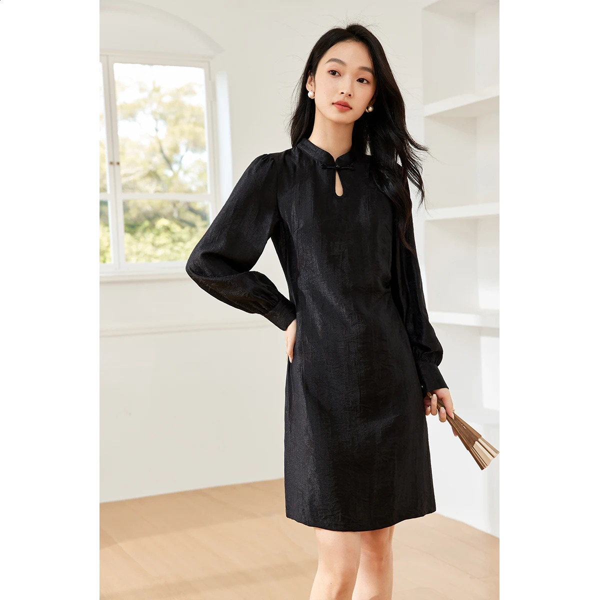 VIMLY Womens Chinese Style Improved Cheongsam Dresses Autumn Slim Dark Jacquard Lantern Sleeve Standing Collar A-Shape Dress 240824