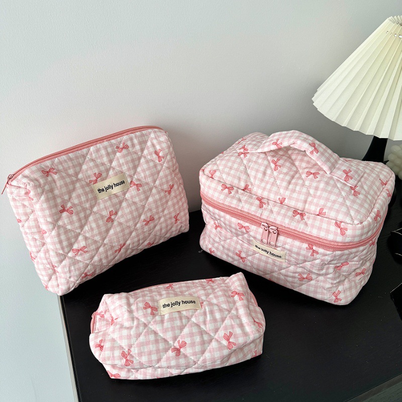Portable large capacity girl's heart cartoon dot cosmetic storage bag toiletry bag