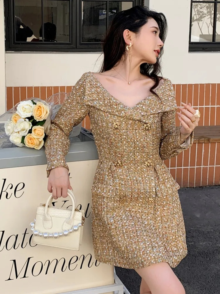 Autumn Female Tweed Gold Buttons Elegant Long Sleeve Robes Womens Sexy Off-Shoulder Long Sleeve Mini Dress 240824