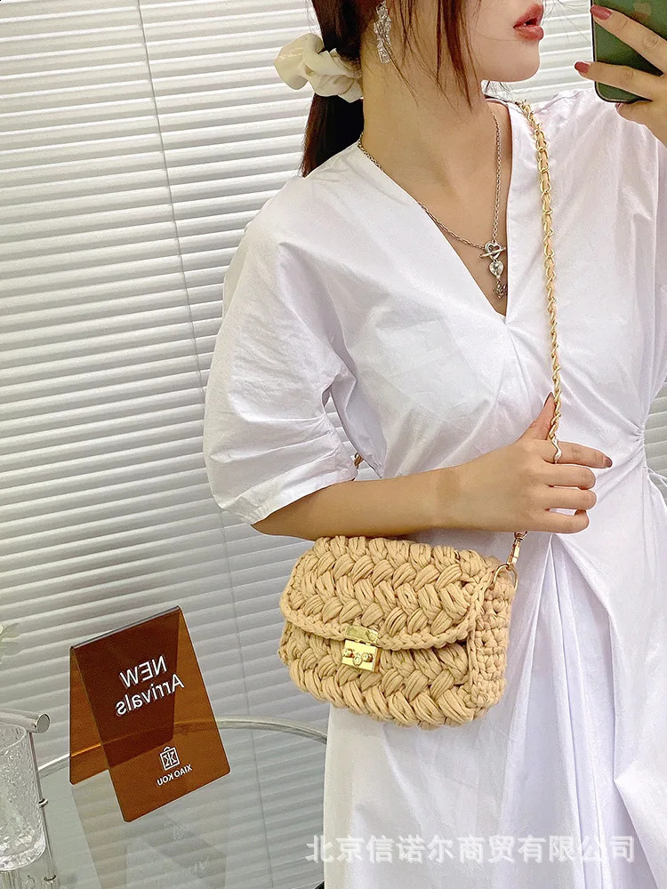 Fashion rope womens shoulder bag designer chain womens cross body bag 2021 small woven square flip phone wallet women 240824