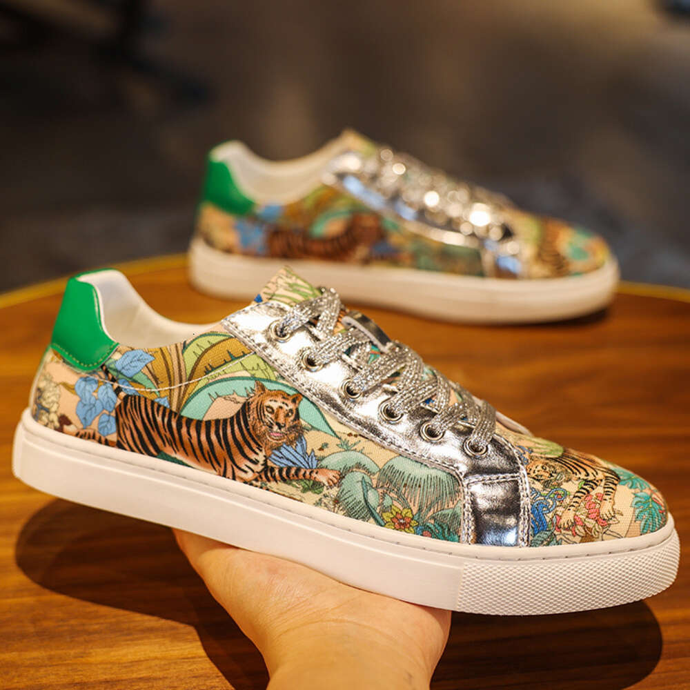 Fashion Tiger Print Men's Skateboard Breathable Casual Sneakers Man Low Cut Lace-Up Design Shoes For Men Zapatillas Hombre