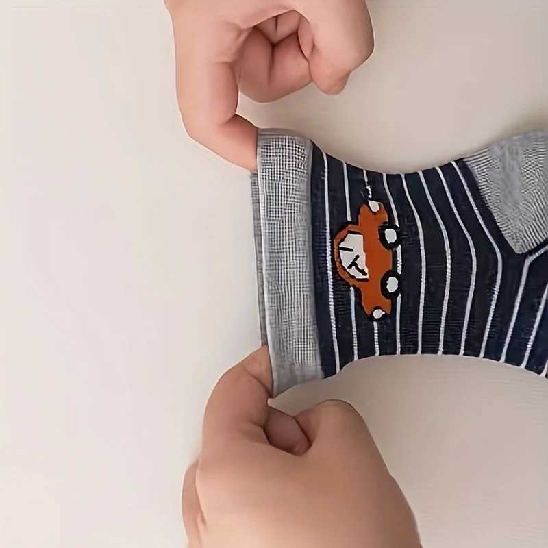 Childrens car cartoon stripe pattern mid tube socks are comfortable breathable highly elastic sweat absorbing and odor resi CL240824