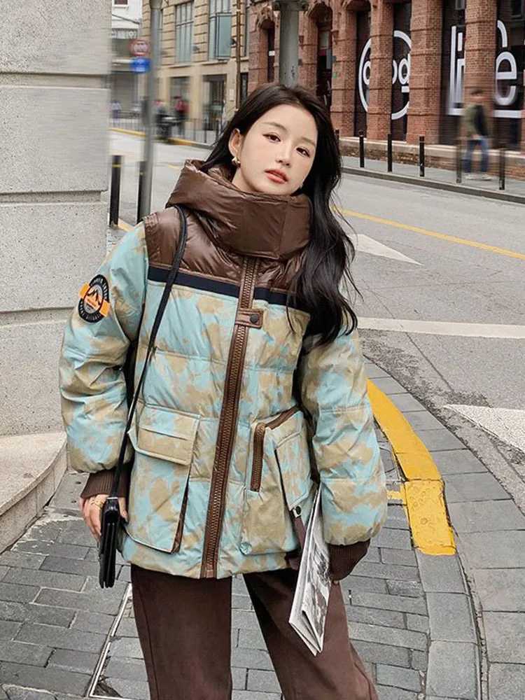 Women's Down Parkas Outerwear Winter Warm Hooded Short color matching Women Down Jacket New 90% White duck down Loose camouflage Womens Puffer Co
