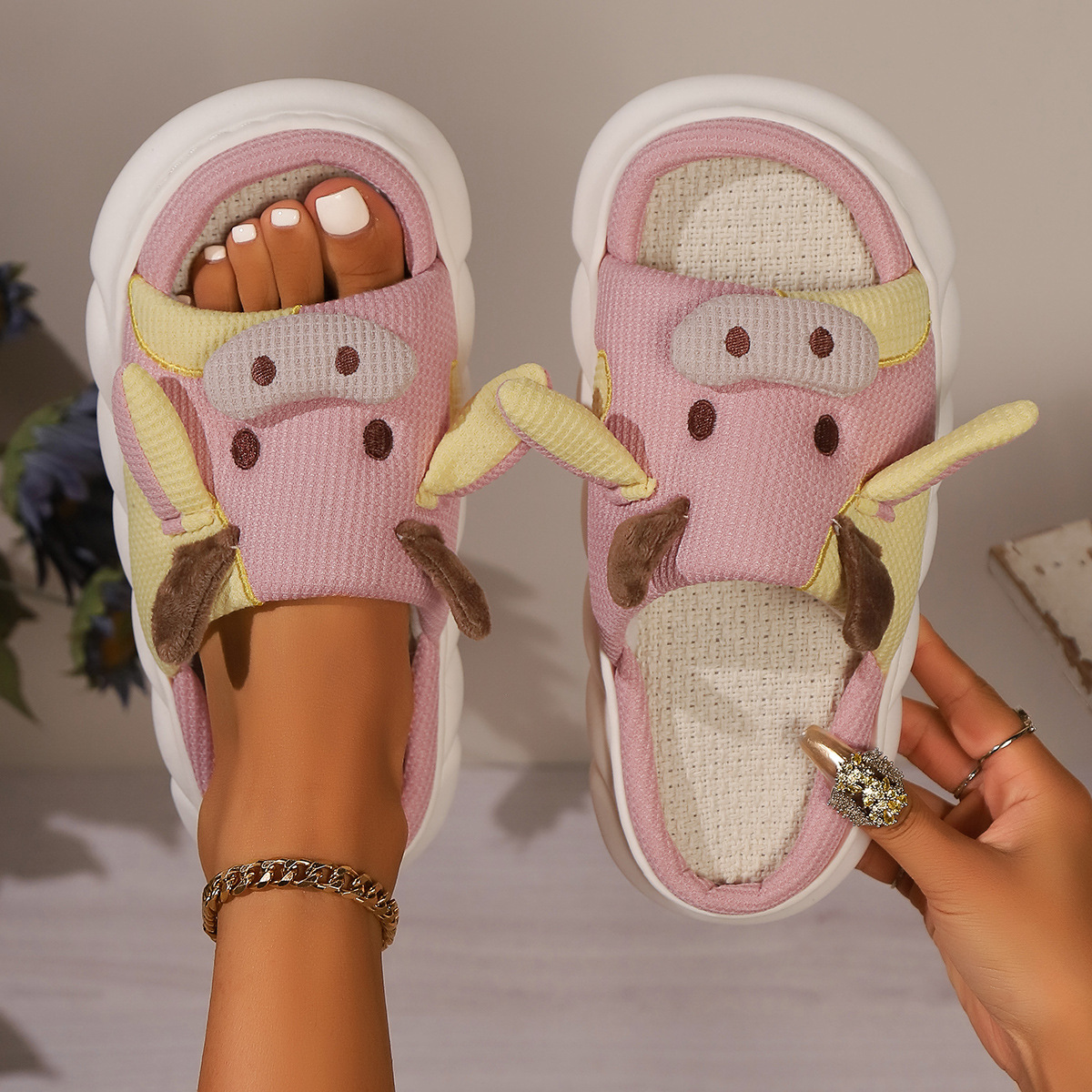 Fashion designer cartoon cute cow linen slippers soft comfortable soles indoor home use waterproof platform non-slip thick-soled sandals outdoor Summe