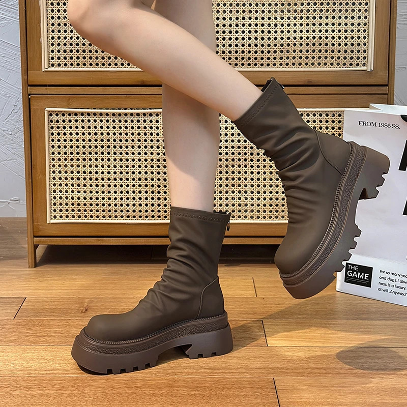 Retro motorcycle black British style thick soled stacked boots with thick velvet suitable for womens 2024 autumn weight loss boots 240823