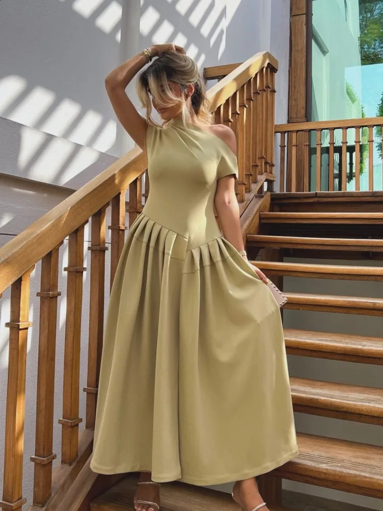 Elegant Solid Pleated Hem Women A-line Dress Fashion Asymmetry Half High Collar Short Sleeve Maxi Dress Lady Chic Party Robes 240813