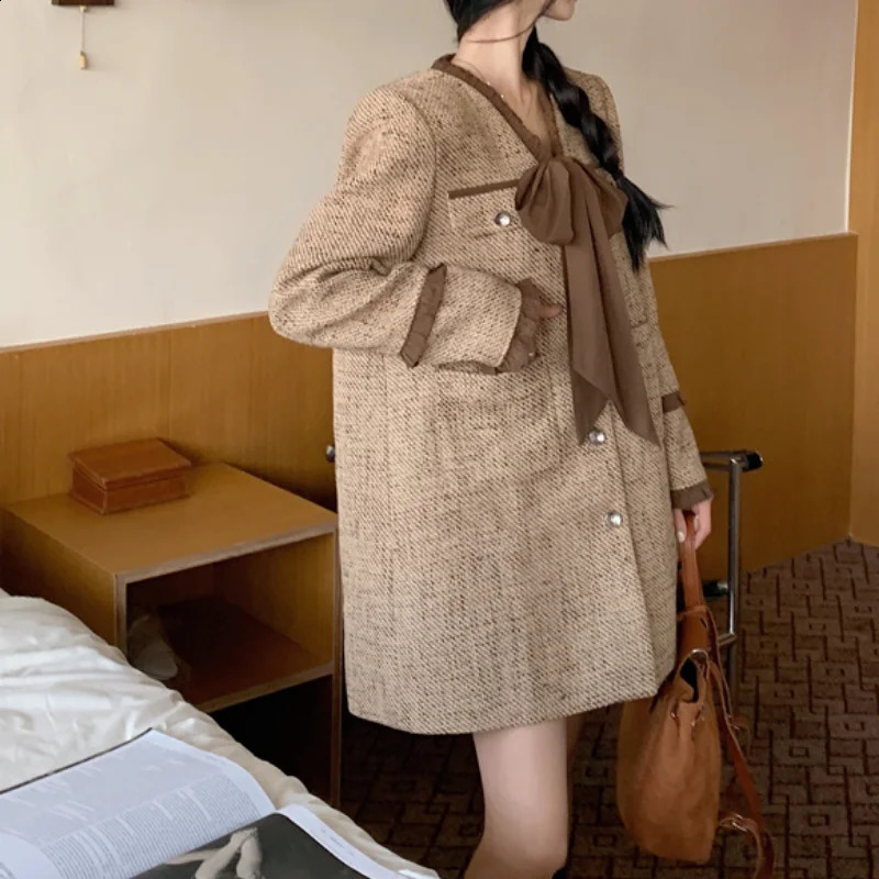 Women V-neck Patchwork Bow Tweed Suit Dress Autumn Winter Vintage Long Sleeve Loose Elegant French Sweet Mini Lady Dress 2XL 240824
