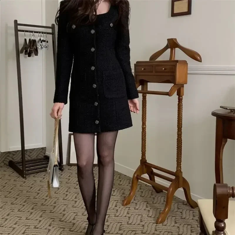 Retro High Quality Elegant Tweed Dress Women Square Collar Long Sleeve Buttons Pocket Mini Party Dresses Korean Fashion Vestidos 240824