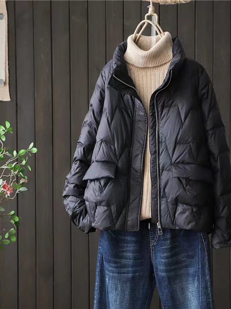 Ultra Light Down Jacket Womens Spring and Autumn Standing Collar Feather Puff Coat 90% White Duck Park Solid Color 240823