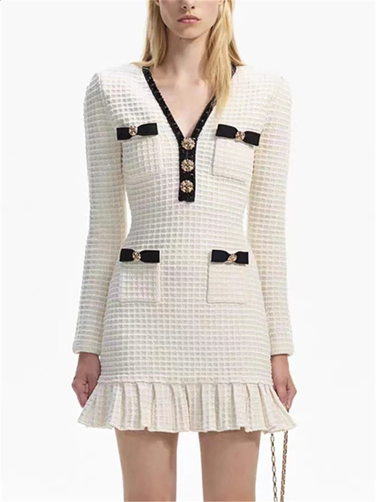Contrast Color Women Tweed Mini Dress Ruffles Trim Diamond Buttons V-Neck Ladies Long Sleeve Short Robes Early Spring 240824