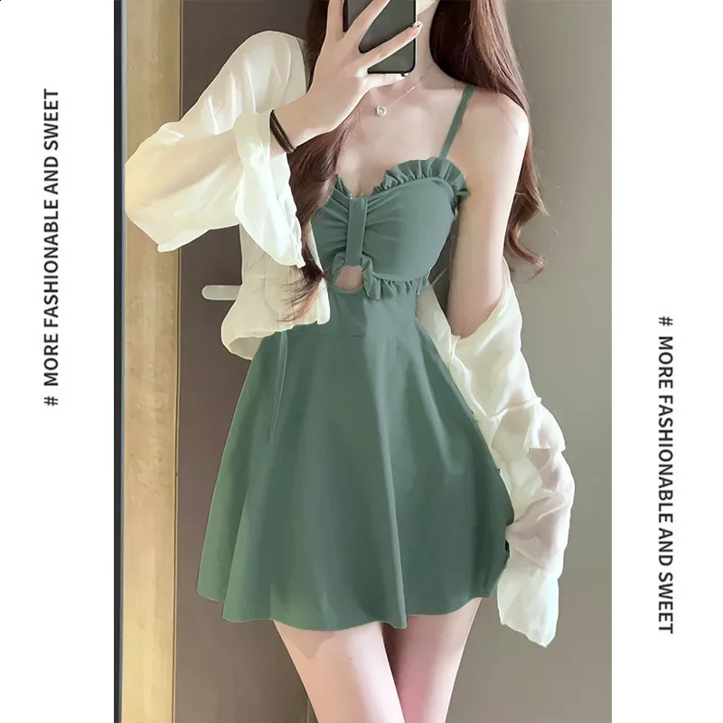 Ins Style Plus Size Sweet Cute Halter Bikinis Swimsuit Aesthetics Onsen Conservative Swimwear Tow Piece Suits Ruffles Skirts 240823