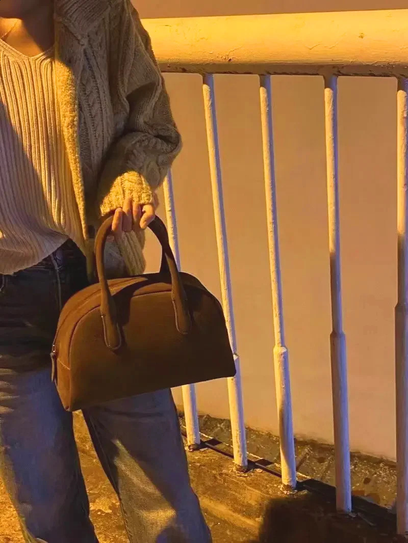 3 y er suede womens retro cross shaped bag pillow handbag 240824 4