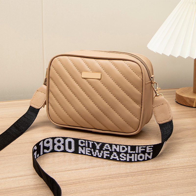 Korean version of small bag women embroidered small square bag 2024 new summer women fashion single shoulder crossbody bag