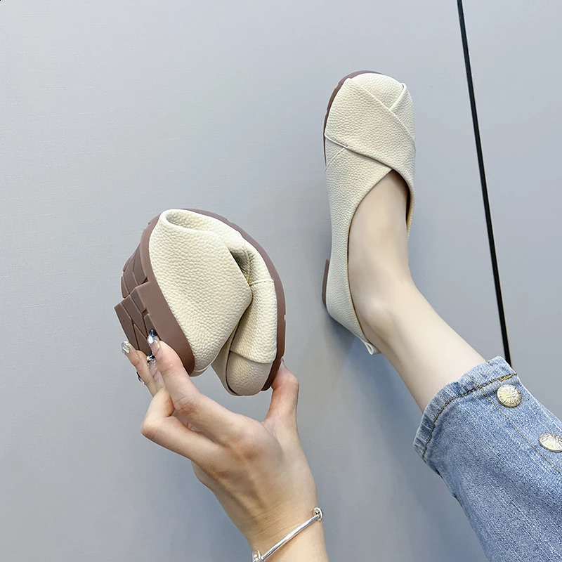 Womens Skating Patent Leather Soft Cushion Womens Casual Round Toes Cute Apartment Nurse Shoes Sports Shoes Spring and Autumn Fashion Ballet Dance Sho
