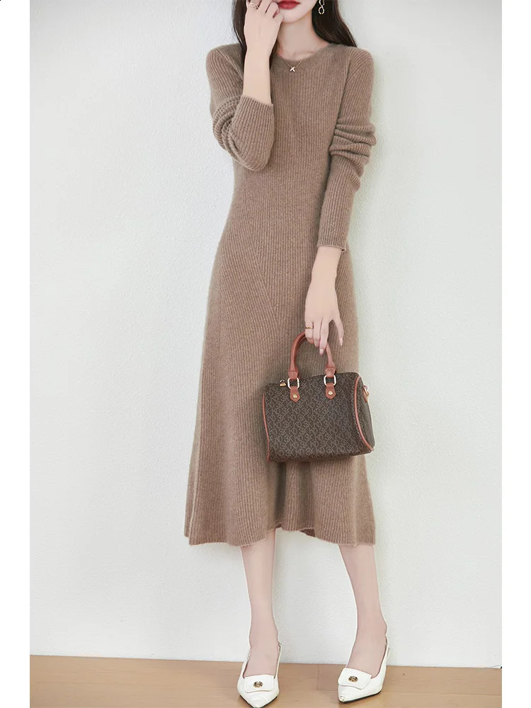 Womens Pure Wool Knitted Long Dress Round Neck Fishtail Skirt Slim Elegant Casual Fashionable Sweater Autumn/Winter 240824