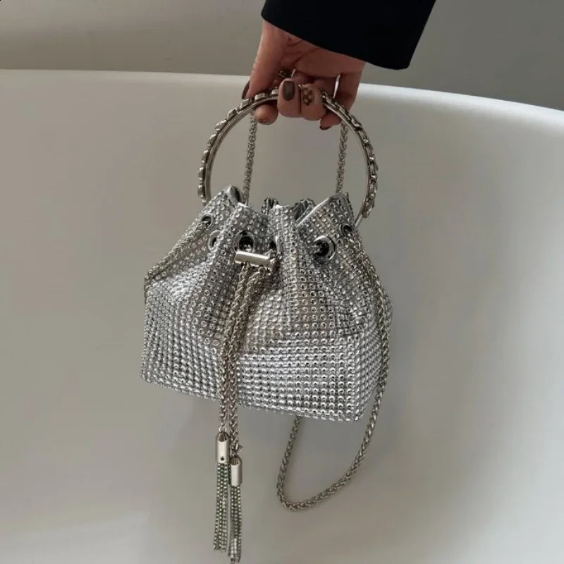 Full gloss rhinestone bucket bag fashionable and highend brushed table tennis womens evening single shoulder chain with ten fonts 240823