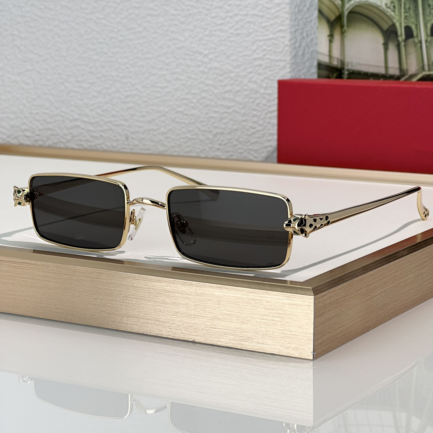 Fashion Sunglasses For Men and Women 0473 Summer Leisure Travel Catwalk Style UV400 Anti-Ultraviolet Retro Plate Square Metal Full Frame Eyeglasses Random Box