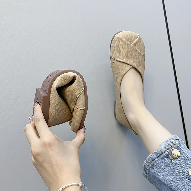 Womens Skating Patent Leather Soft Cushion Womens Casual Round Toes Cute Apartment Nurse Shoes Sports Shoes Spring and Autumn Fashion Ballet Dance Sho