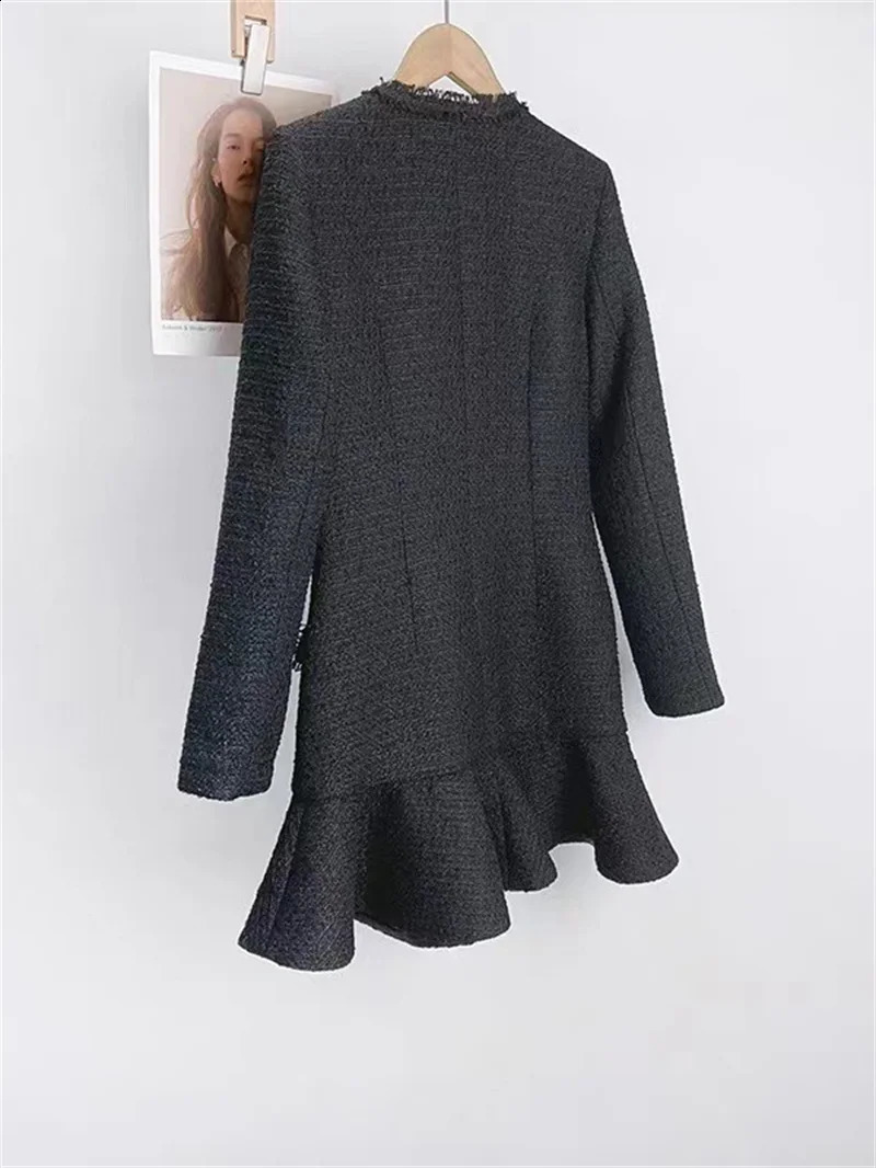 Double-Breasted Female V-Neck Long-Sleeved Temperament Short Robe Autumn and Winter Ladies Tweed Ruffled Mini Dress 240824
