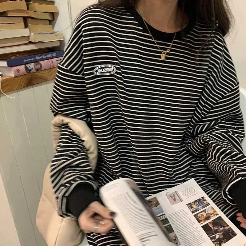 Women's T-Shirt Womens striped T-shirt womens O-neck long Sleve Korean black necklace womens summer/autumn clothing WYP6834 Y240824GDT5