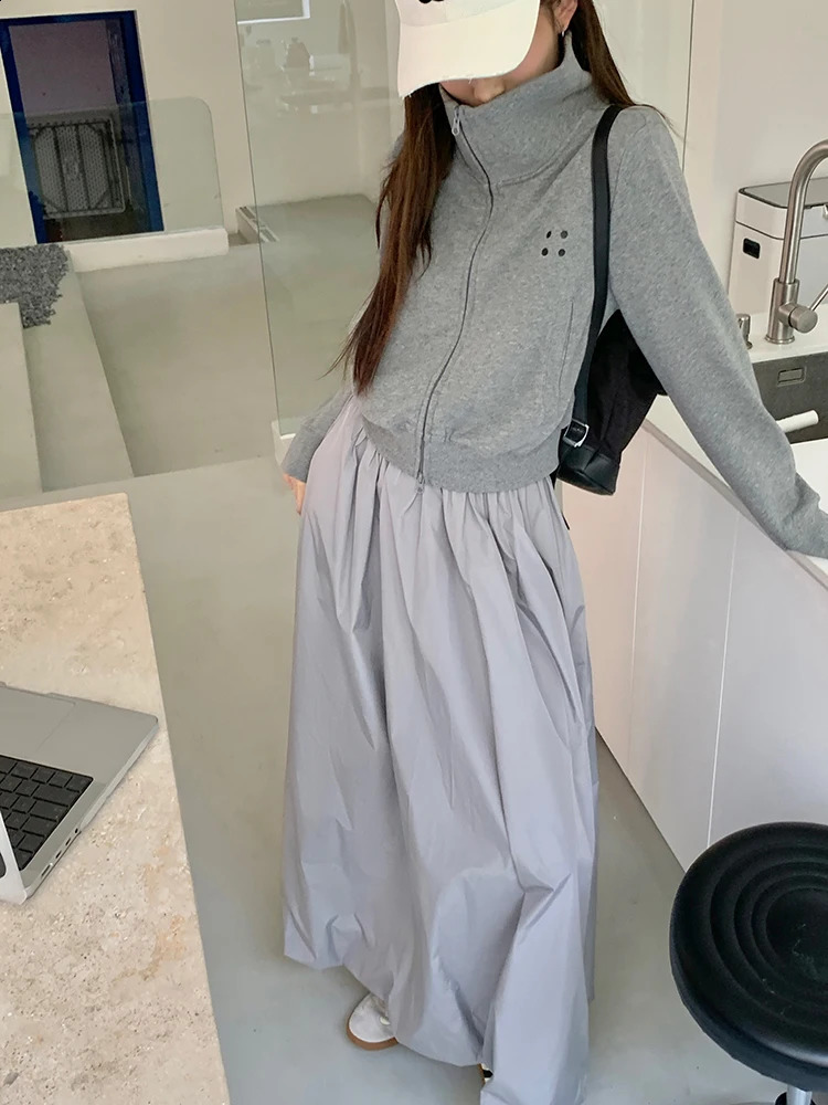 Arrival 100 Cotton Women Short Sweatshirt Casual Long Sleeve Zipper Up Running Sweatshirt Black Grey Cardigan Korean Fashion 240824
