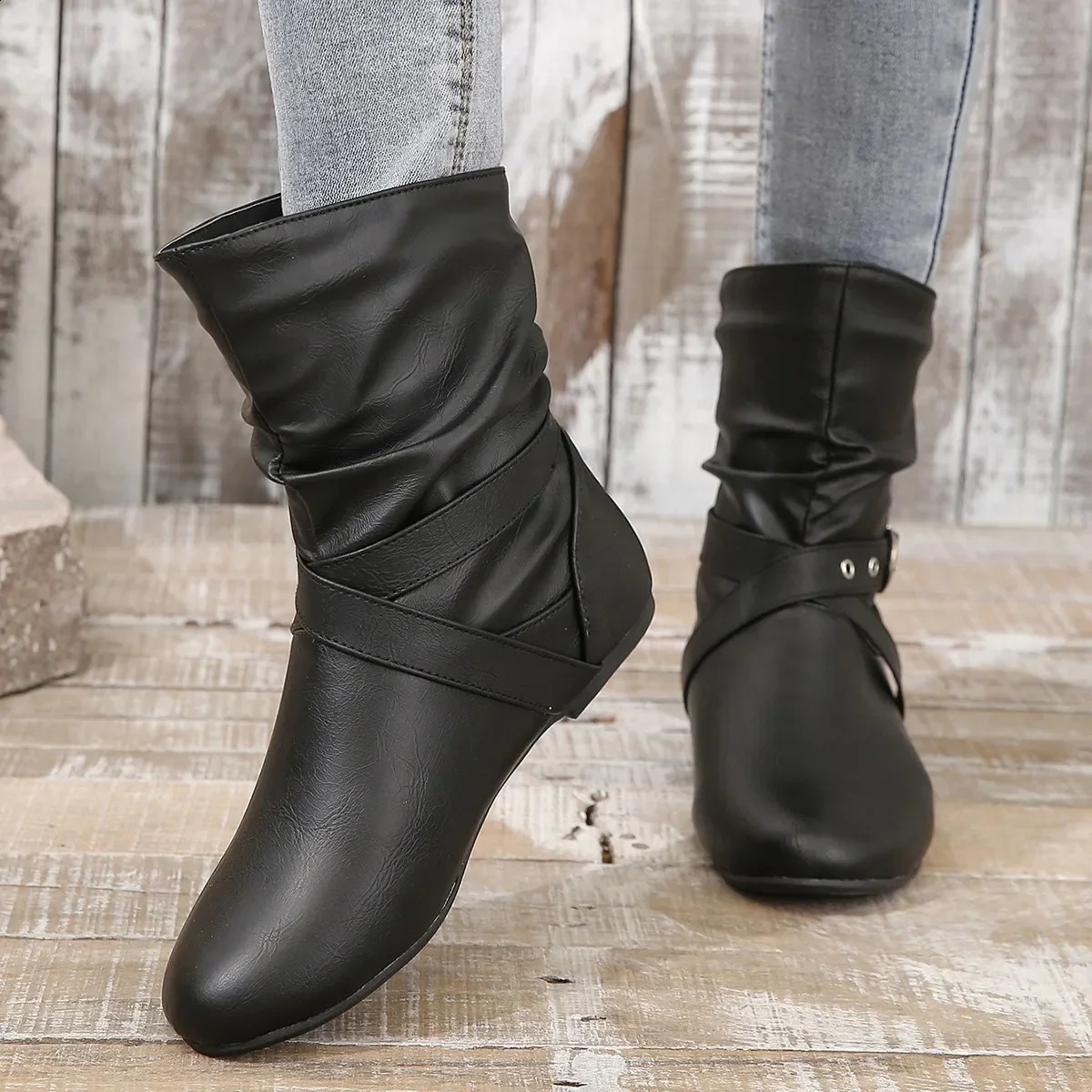 Retro short boots for women in spring/autumn flat and pleated boots mid bucket stacked boots for women mid calf shoes for women 240823