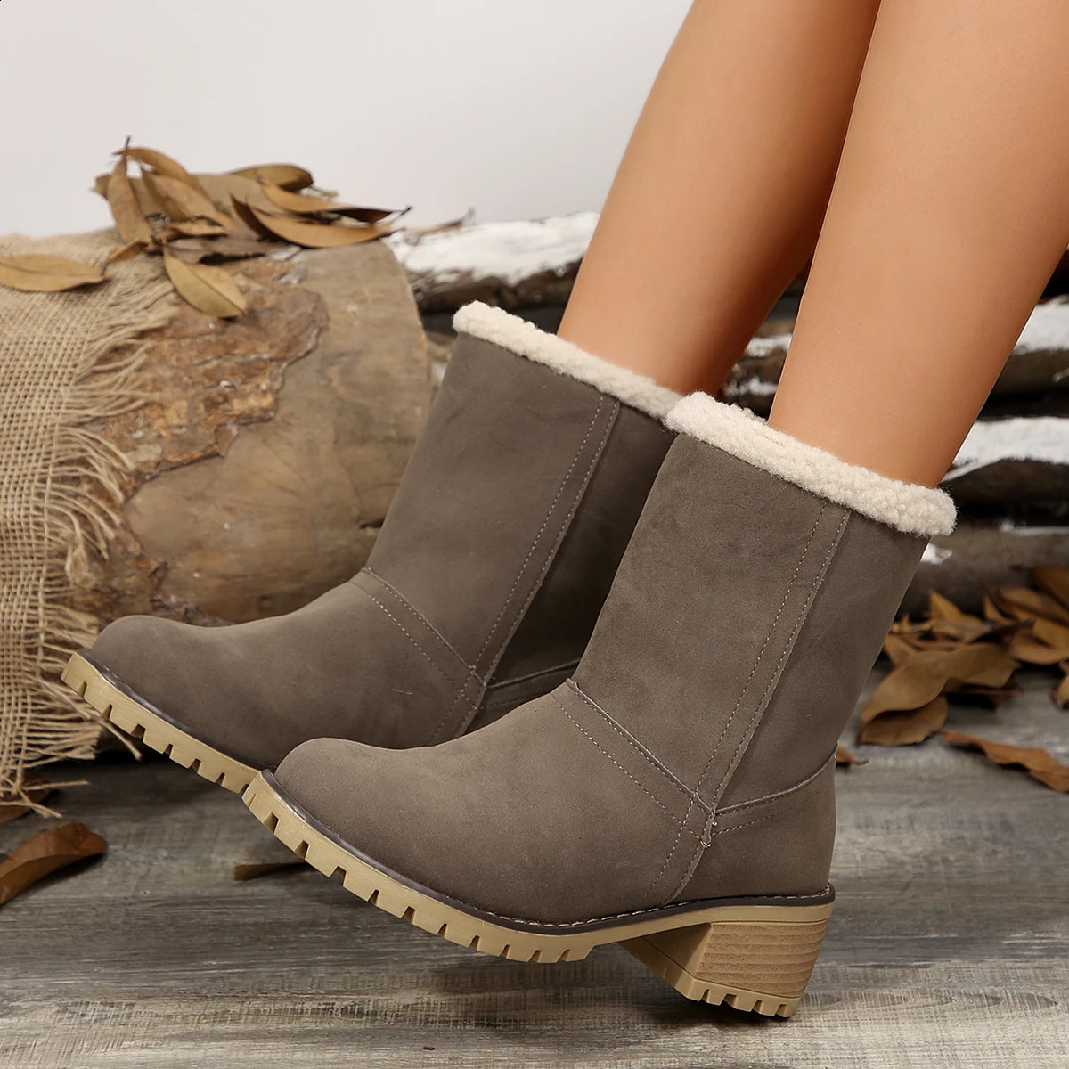 Autumn/Winter French Retro Western Cowboy Boots Stacked Boots Matte Short Boots for Women 240823
