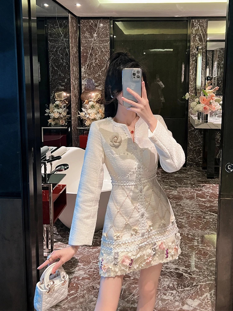 Elegant Graceful Tweed A-line Dress for Women Spring French Beaded Flower Long Sleeve Slim Dress High End Mini Dress 240824
