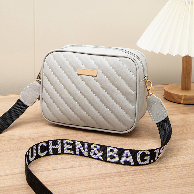 Korean version of small bag women embroidered small square bag 2024 new summer women fashion single shoulder crossbody bag