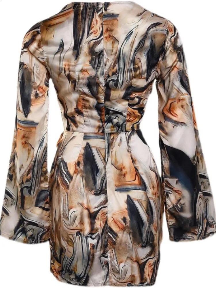 Womens Autumn Long Sleeved Fashionable Printed Pleated Dress Sexy V-neck Irregular Casual Short Dress For Women 240823