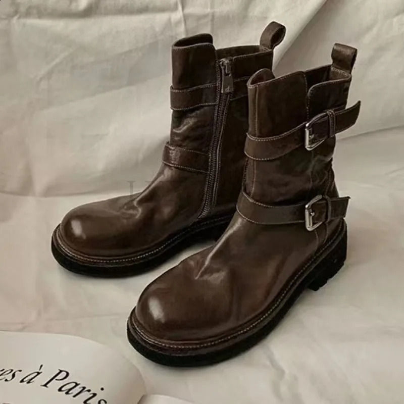 Leather flat shoes round sole thick soled womens short boots casual and fashionable Versatile Knight boots anti slip 240823